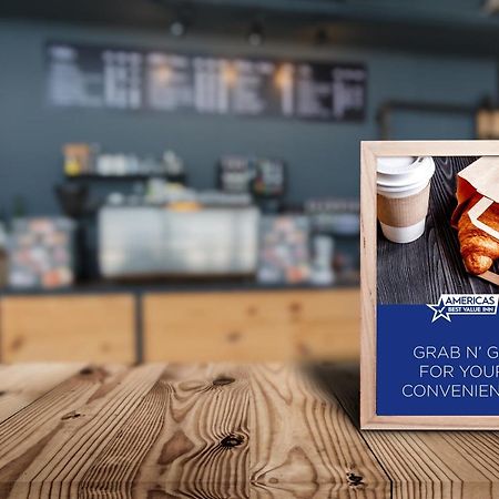 Americas Best Value Inn & Suites Форсайт Екстериор снимка